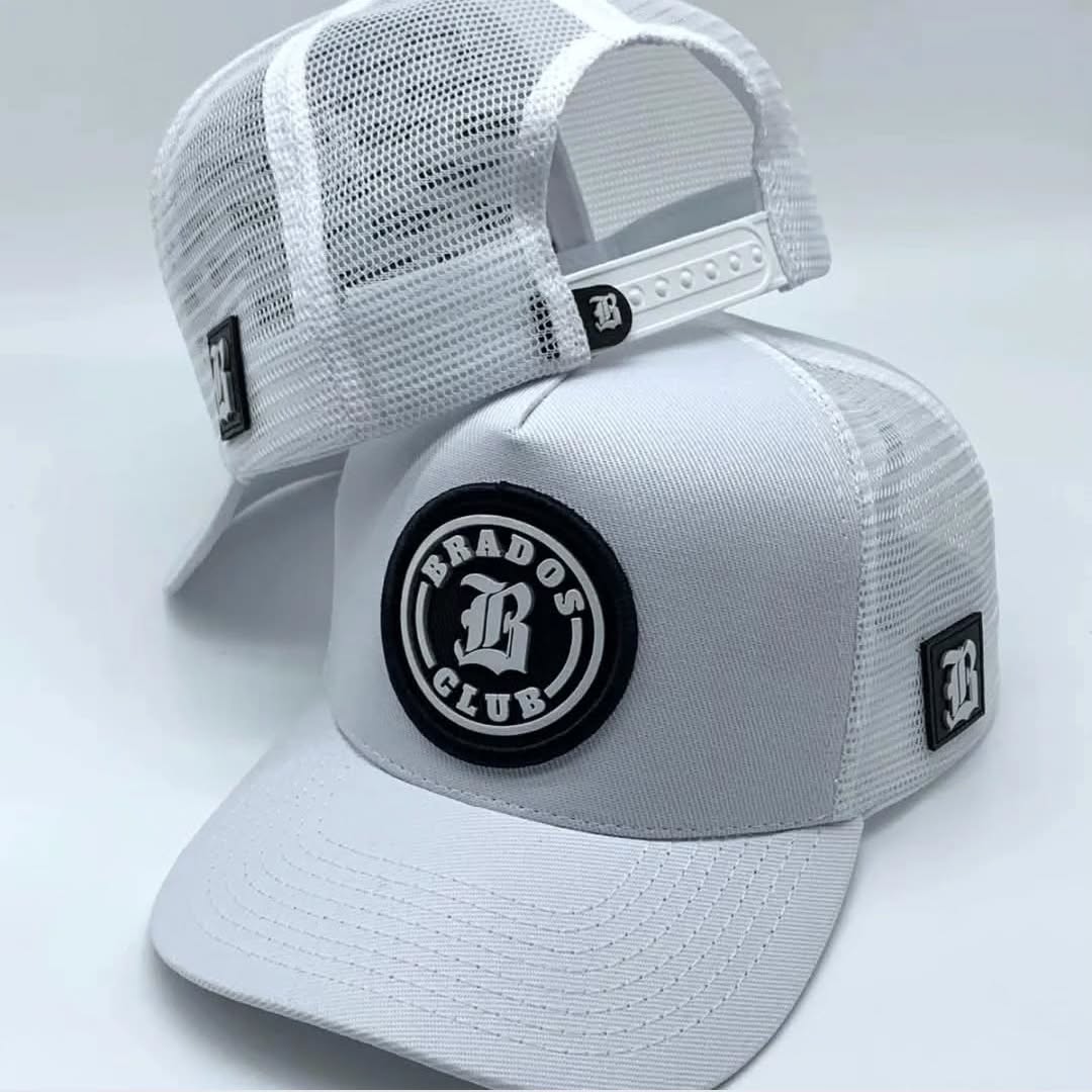 Boné Brado's Club Branco Trucker